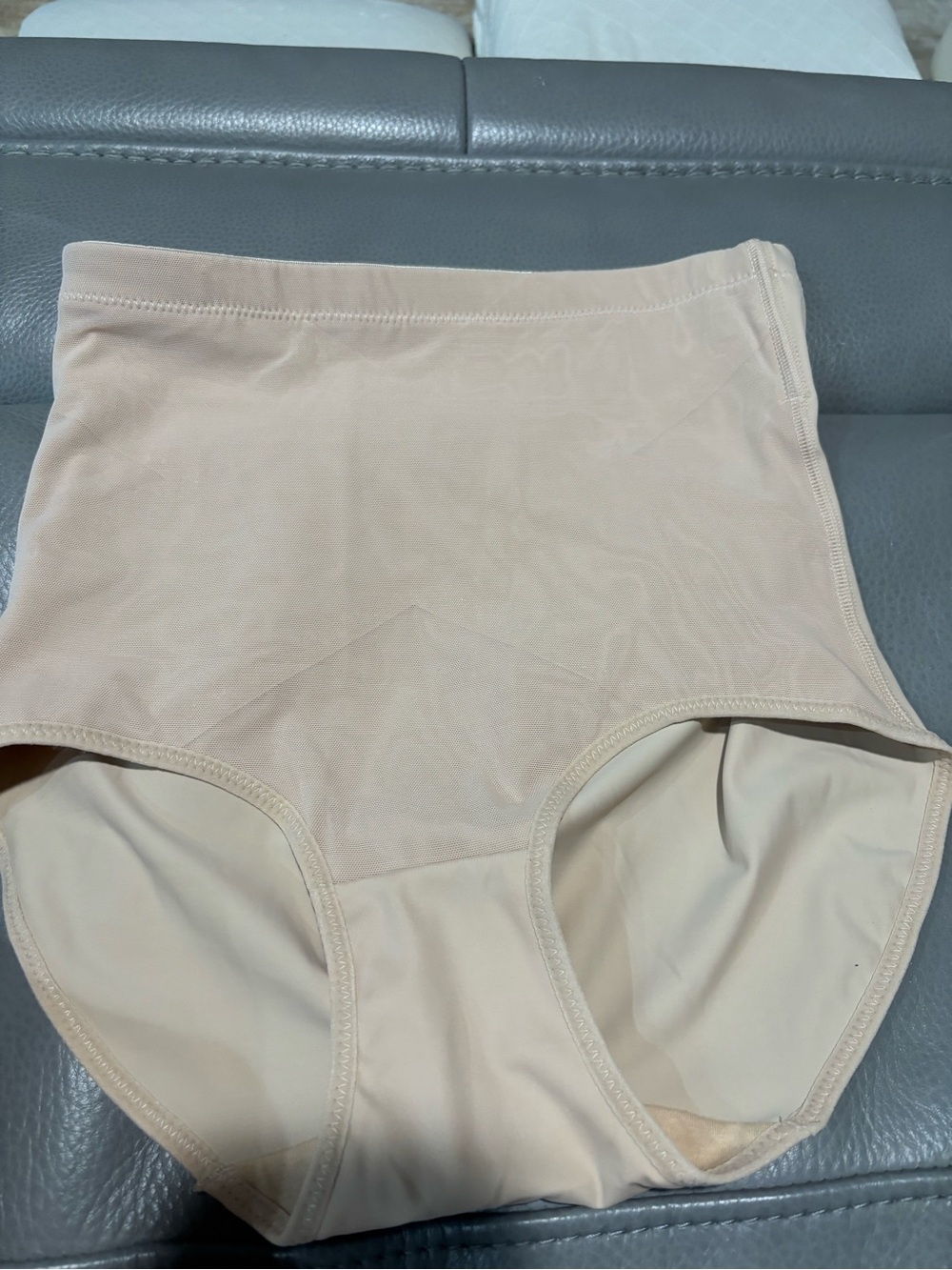 High-Waist Shapewear compression tummy control in Nude.. medium… new